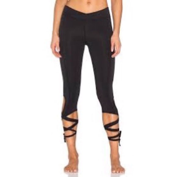 FREE PEOPLE MOVEMENT Turnout Leggings in Black - Picture 12 of 12